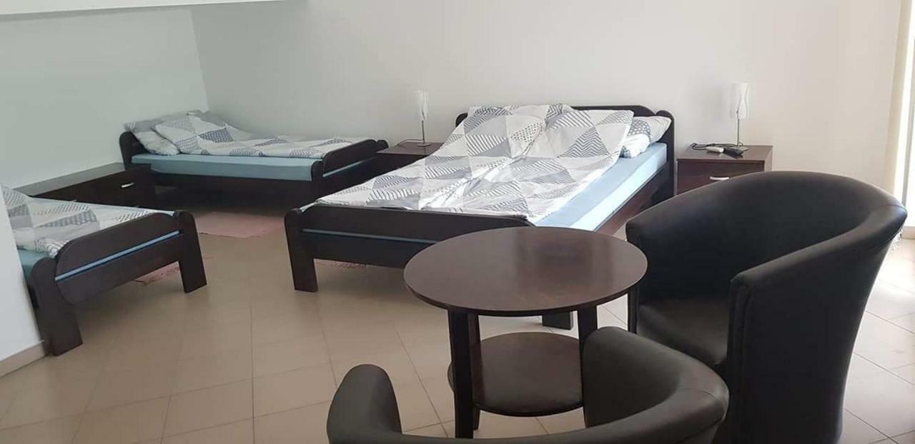 Sobe Emilija Hotel Veliko Gradiste Ngoại thất bức ảnh